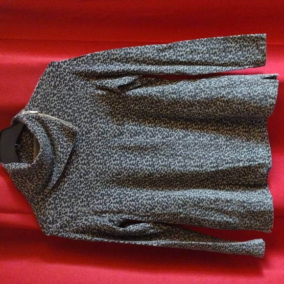 E.L.I. Tops - E.L.I. Women's S Long-Sleeve Top